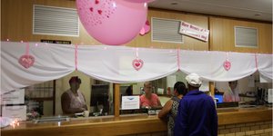 Die prag-versierde kassiere-toonbanke van Gansbaai Munisipaliteit